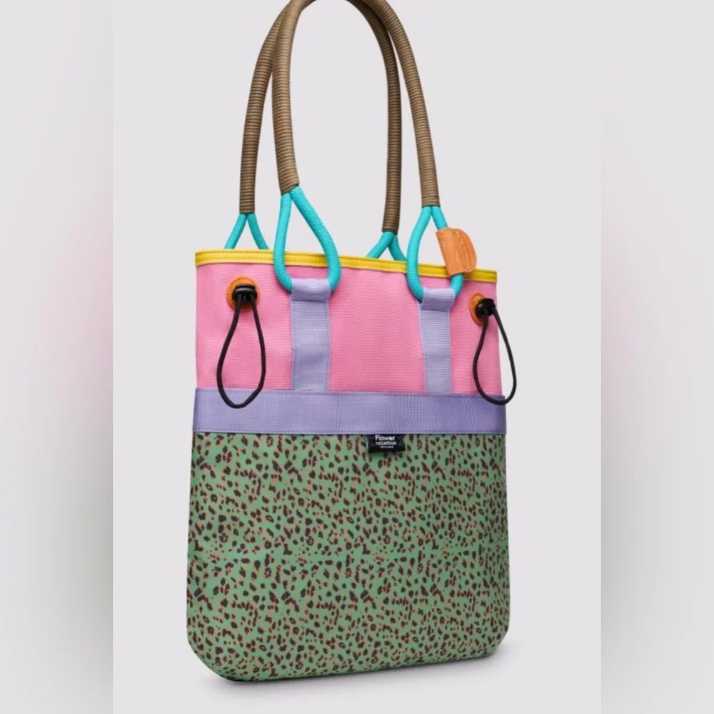 NWT Flower Mountain TOTE BAG in Lilac-Pink - Picture 3 of 6